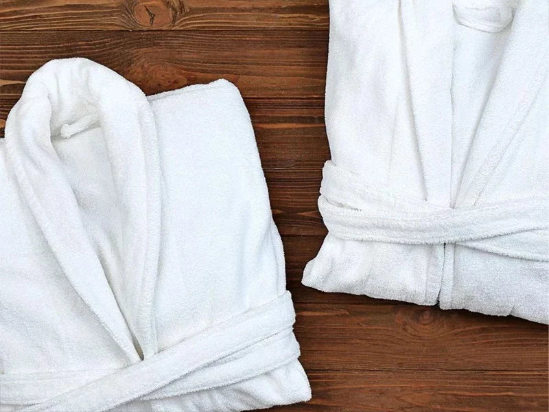 Biancheria bagno confezionata con cura ed attenzione ai dettagli per garantire un prodotto perfetto per ogni pelle. Zenoni&Colombi realizza biancheria di elevato pregio che, con la sua raffinata eleganza, impreziosirà ogni stanza da bagno.