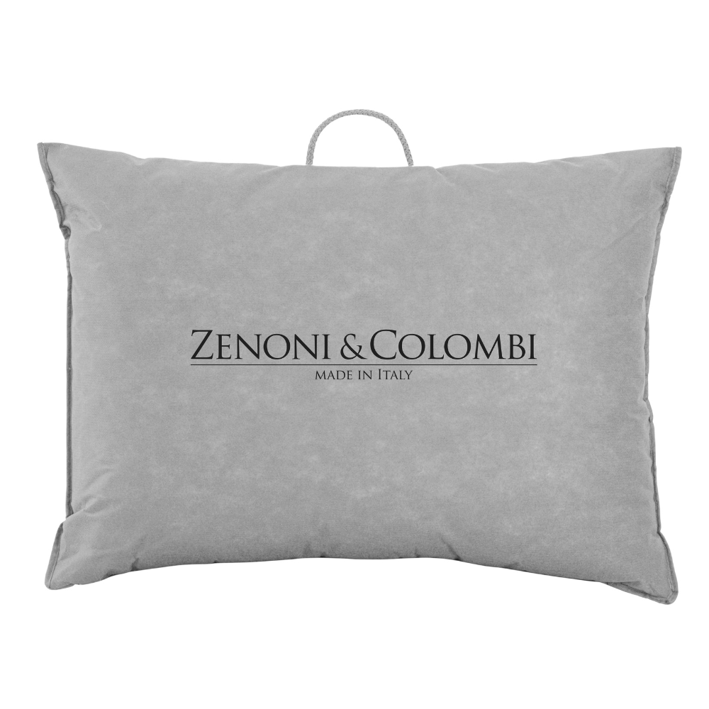 Adamello pillow in 70% goose down with 100% cotton lining, medium support