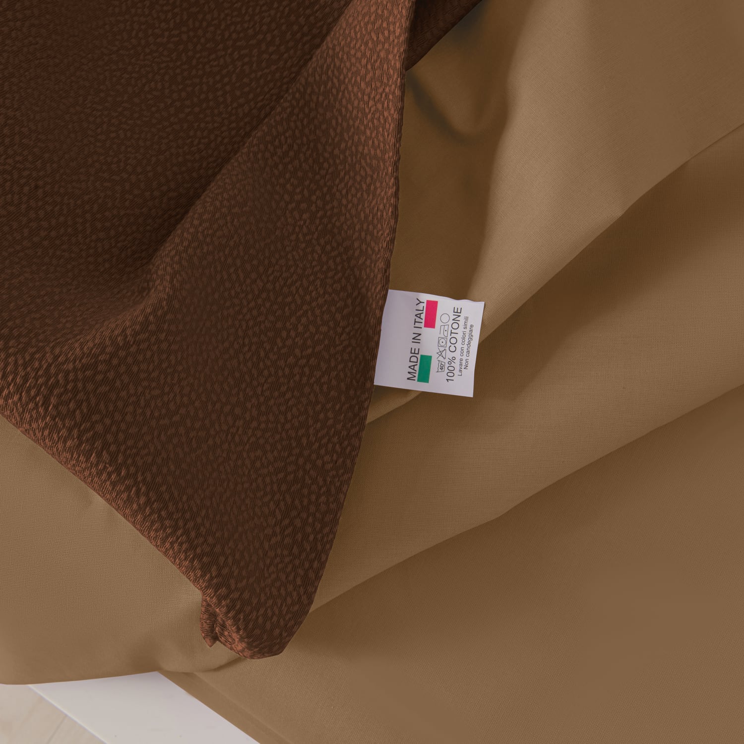Completo copriletto con federe in cotone Jacquard Keppler Nocciola