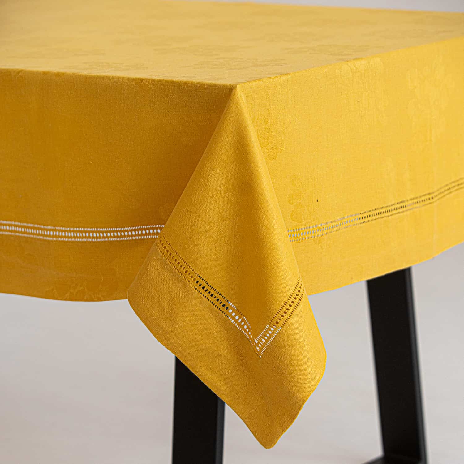 Tovaglia Ricamata Fiandra Gigliuccio Lino Giallo
