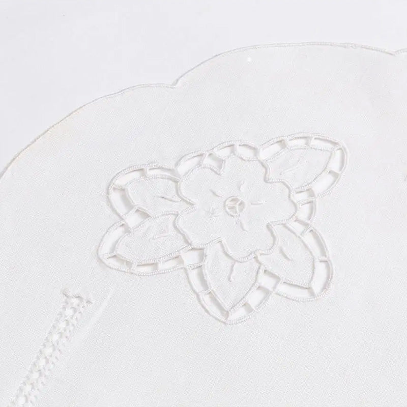 Hand-embroidered round centerpiece doily in Linen and Cotton blend Made in Italy, Vanessa variant