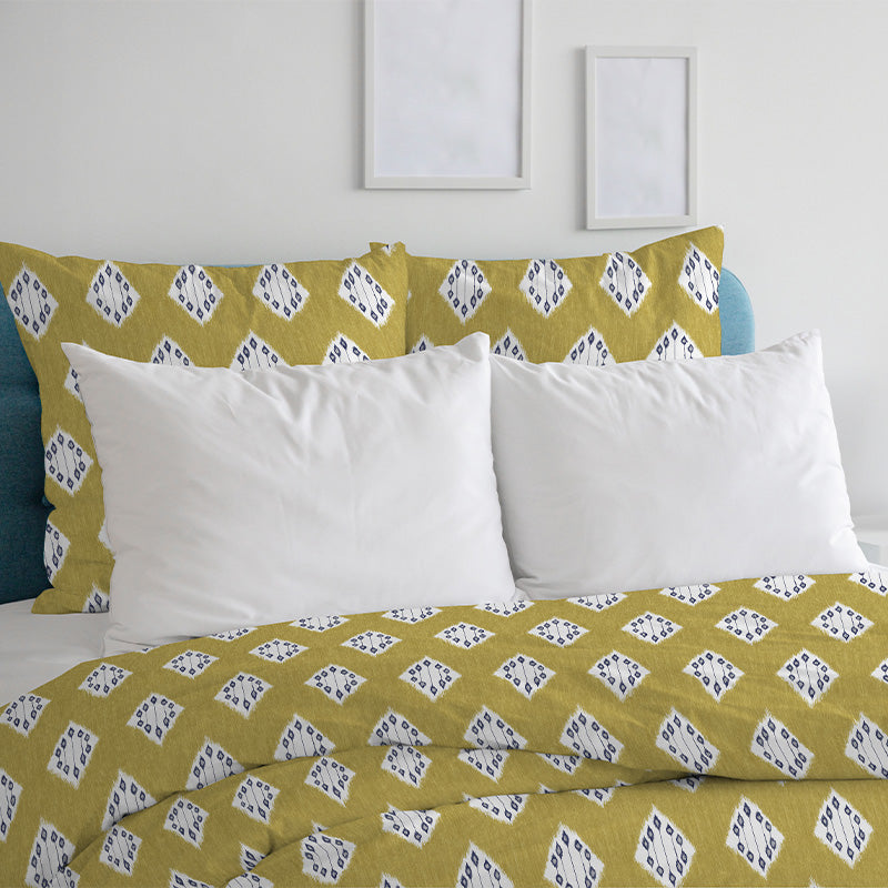 Duvet cover with pillowcases in printed satin Ikat Malaga Yellow line