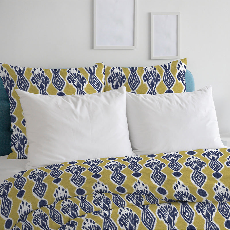 Duvet cover with pillowcases in printed satin Ikat Minorca Blue line