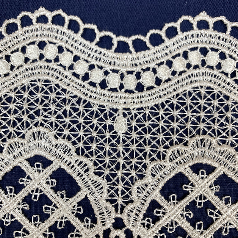 Macramé lace 1554 of 25 cm