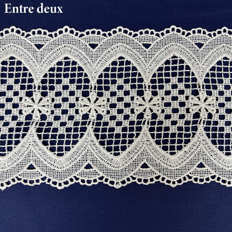 Macramé lace 1644 of 15 cm