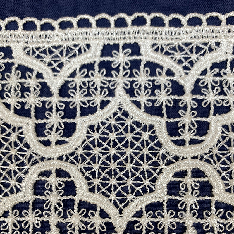 Macramé lace 1662 of 8 cm