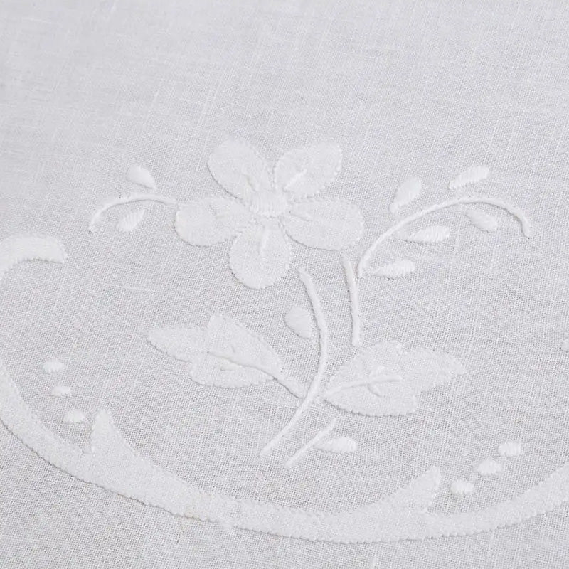 Hand embroidered runner in Linen and Cotton blend Made in Italy Clara