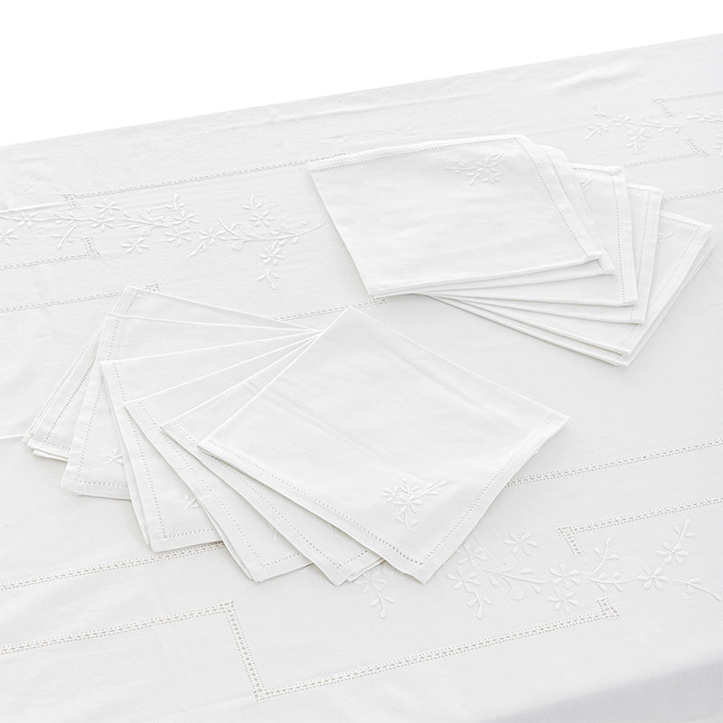 Mantel + 8 servilletas bordadas a mano en puro algodón Made in Italy, variante Francesca