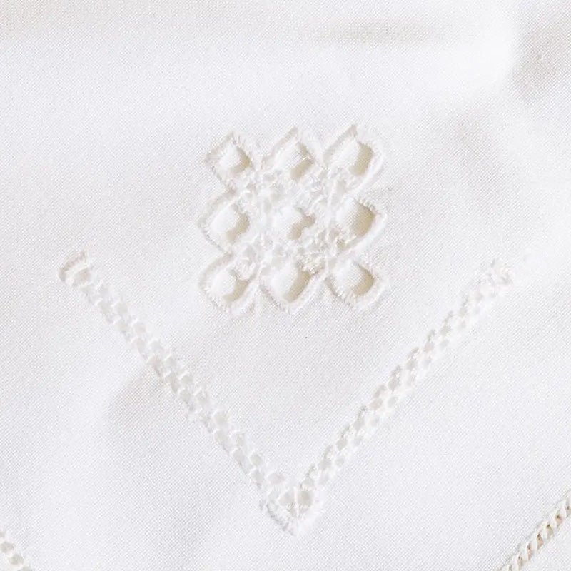 Nappe + 12 serviettes brodées à la main en pur coton Fabriqué en Italie variante Reine 175x260 cm