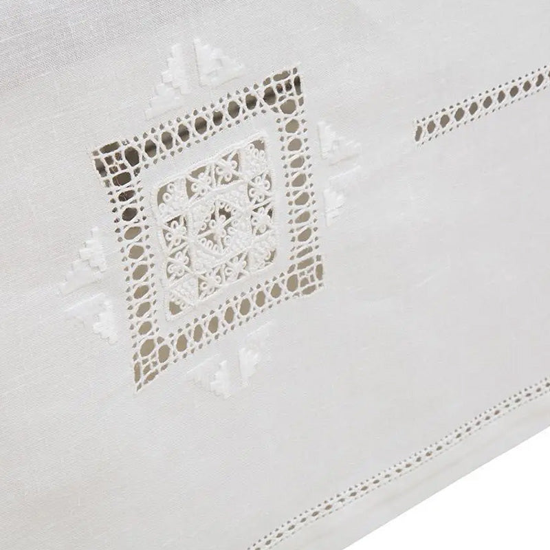 Tablecloth + 8 hand-embroidered napkins in Made in Italy Linen, Donatello variant