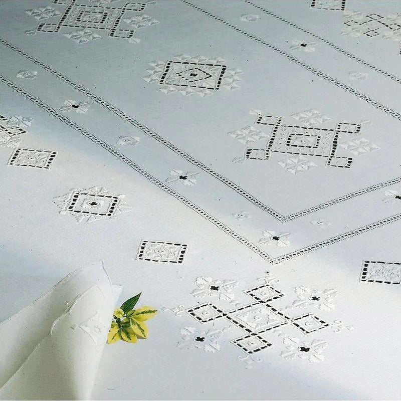 Tischdecke + 8 handbestickte Servietten aus Leinenmischung, hergestellt in Italien, Variante Punto Antico Italiano, 150 x 225 cm