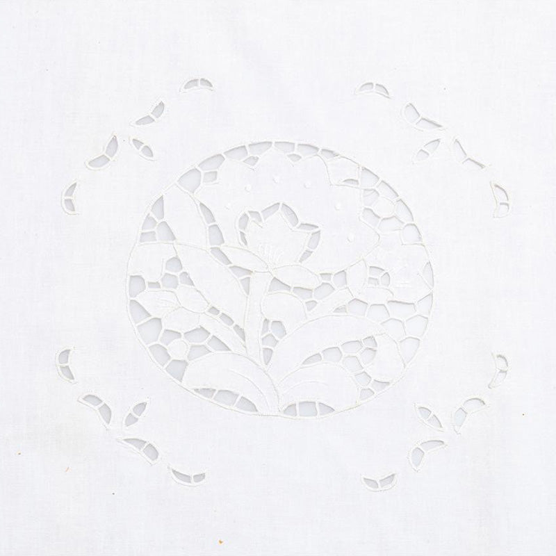 Tea tablecloth + 4 linen/cotton embroidered napkins, Belle Epoque variant