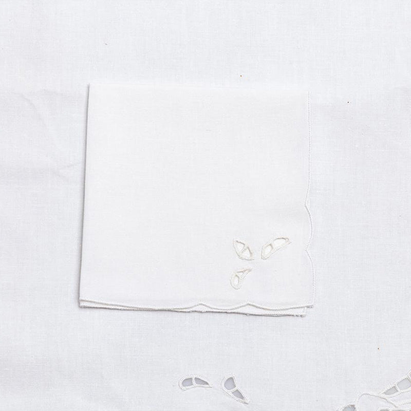 Tea tablecloth + 4 linen/cotton embroidered napkins, Belle Epoque variant